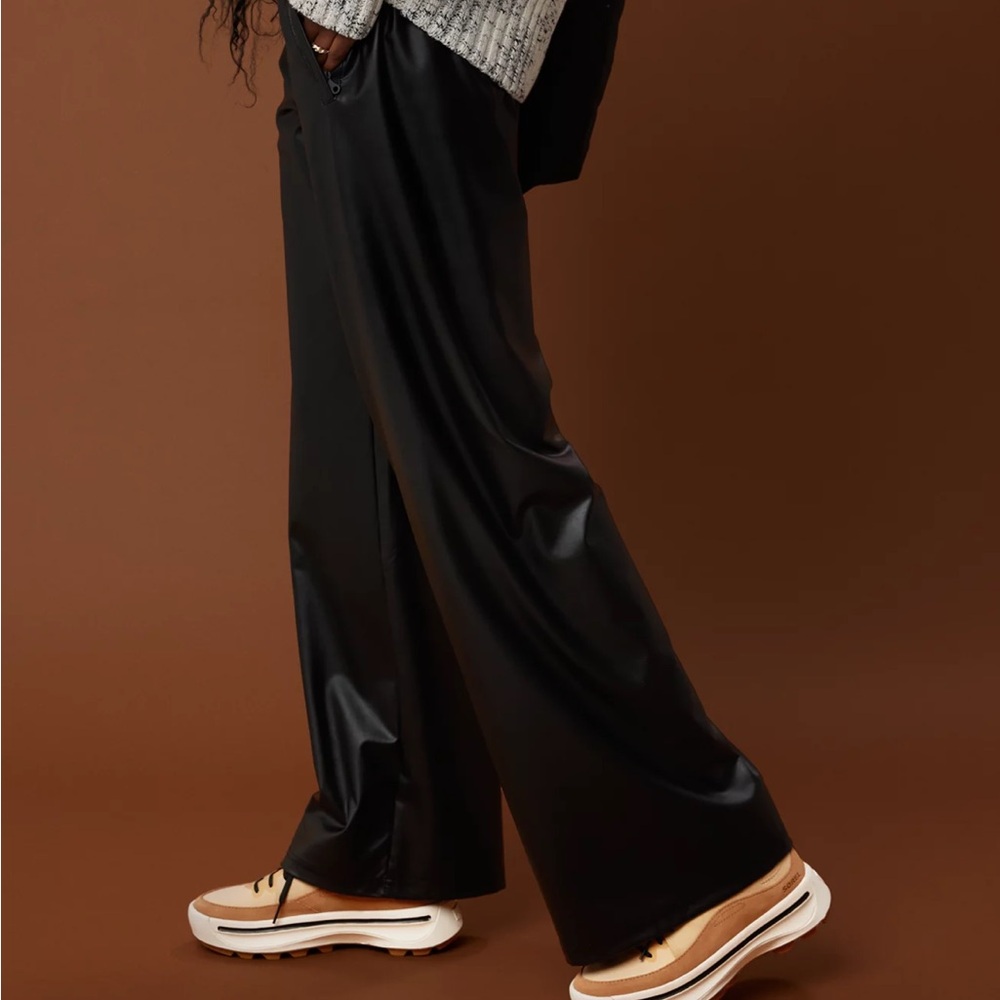 Offline By Aerie Real Luxe Black Faux Leather Chic Wide Leg Flare Pants Size XS - Picture 5 of 14